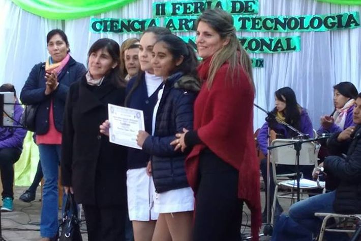 Investigaciones de estudiantes en la Feria de Ciencia, Arte y ...