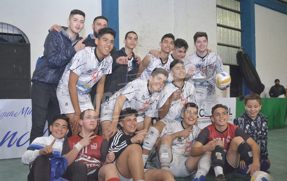 Fotos gentileza de Patricio Corbalan (www.marca.voley.com)