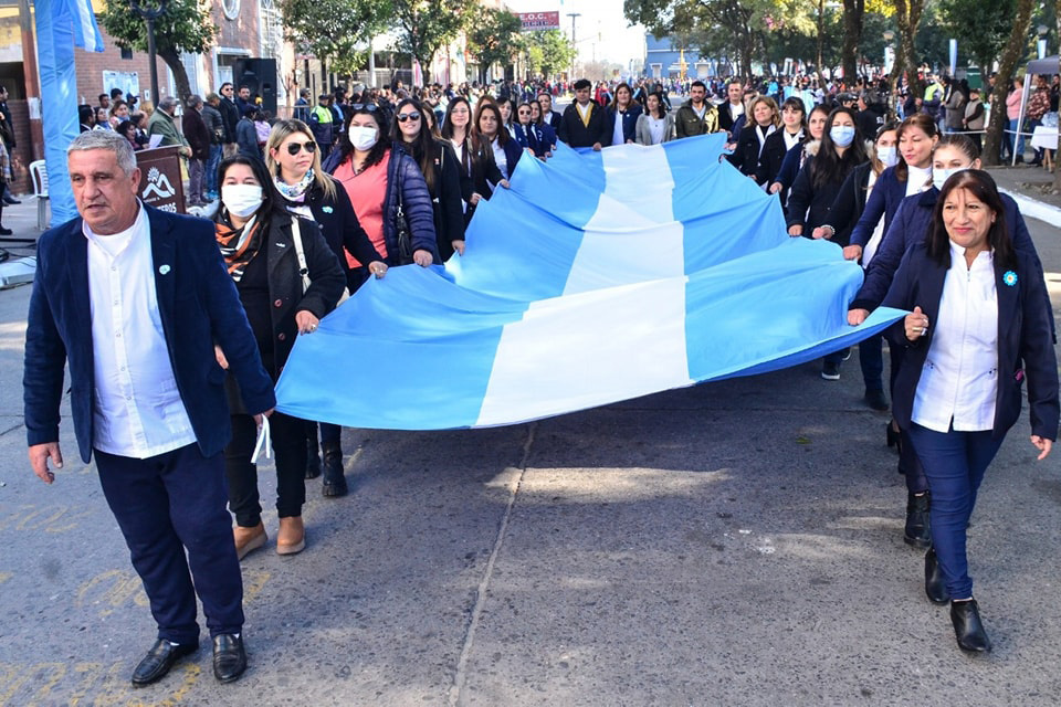 Mirá las fotos del Desfile por el 9 de Julio en Monteros - Monterizos