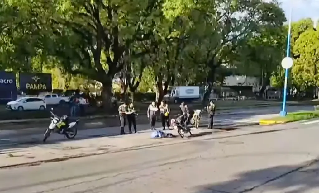 Una pasajera de DiDi Moto murió bajo las ruedas de un colectivo en cal ...